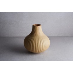Fluted Vase（凹槽花瓶）
